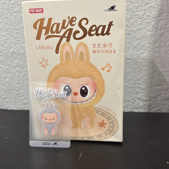 NIB 🩶 (Hehe) Gray- THE MONSTERS- Labubu Have a Seat Vinyl Plush - Picture 3 of 7